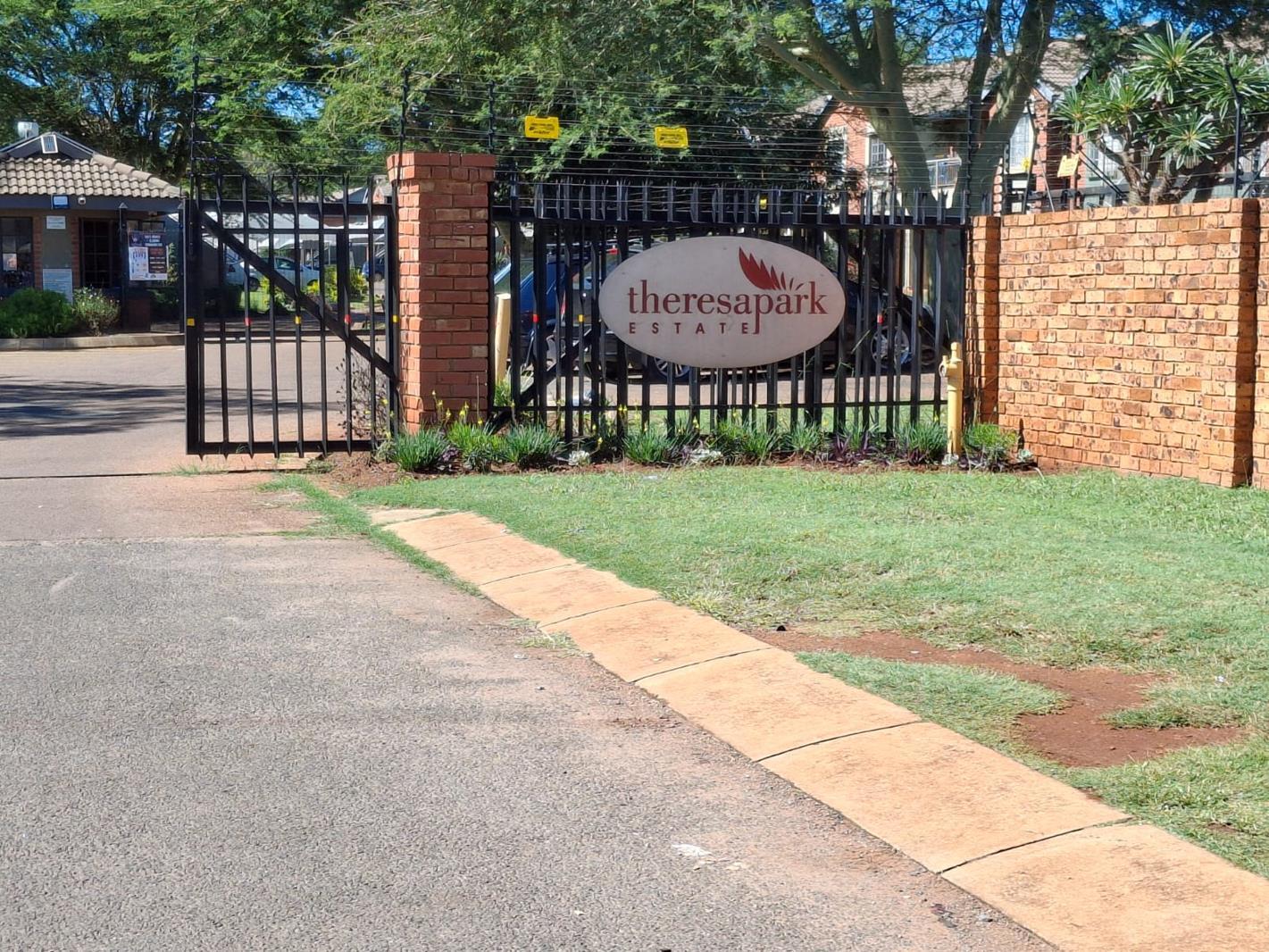 2 Bedroom Simplex in Theresapark