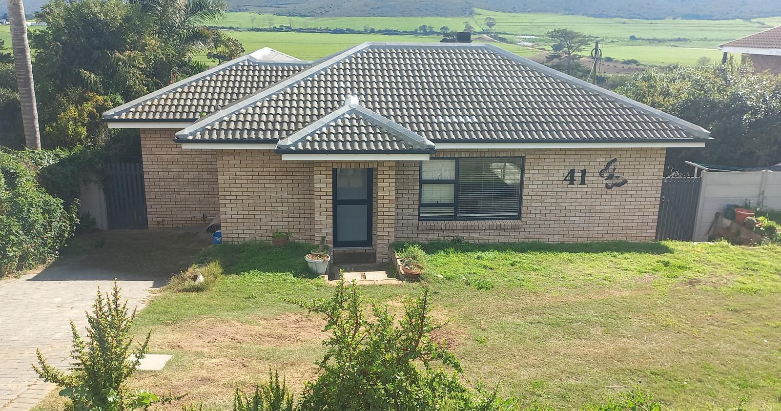 2 Bedroom House in Fraaiuitsig