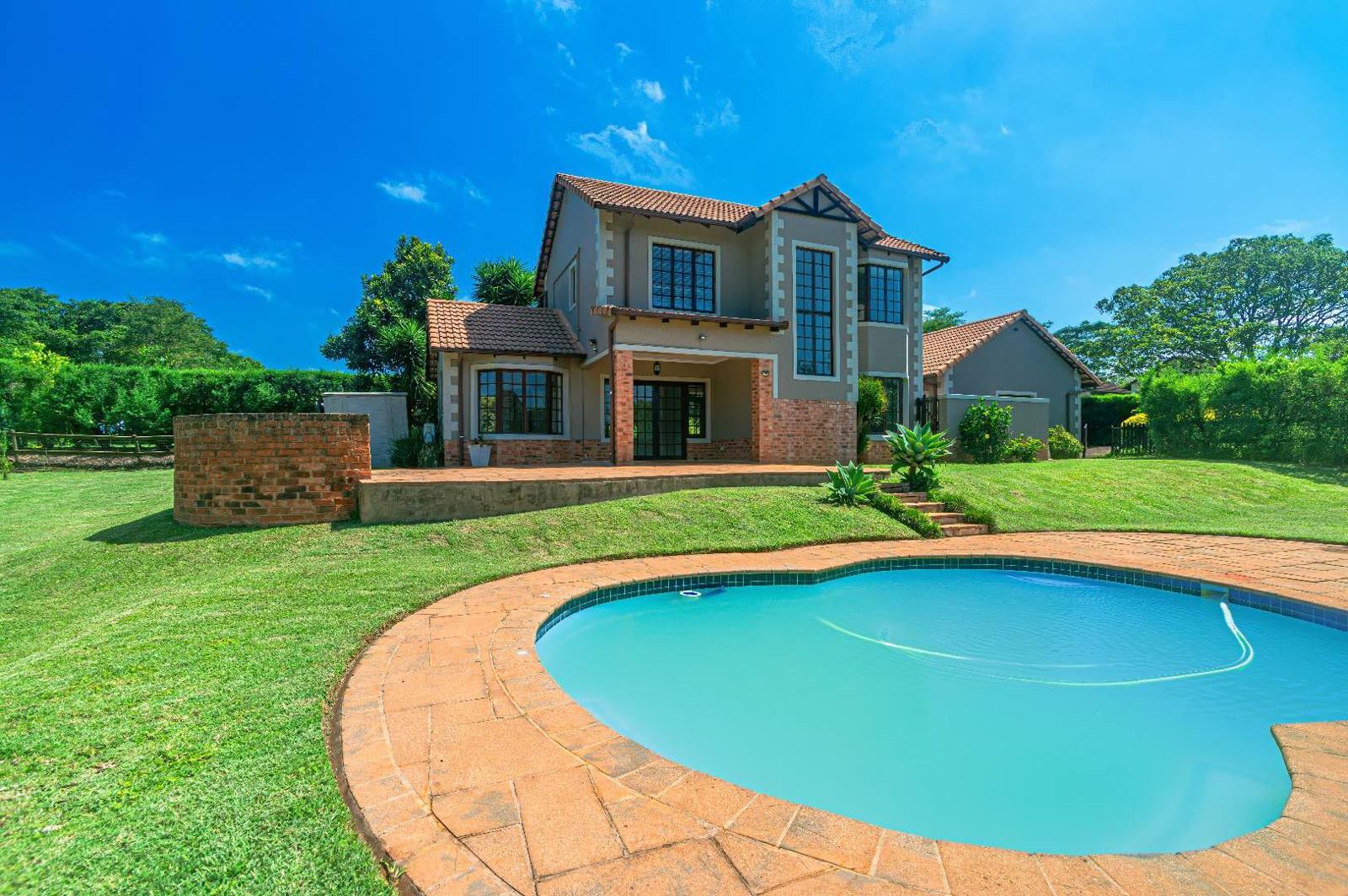 4 Bedroom House in Cotswold Downs Estate