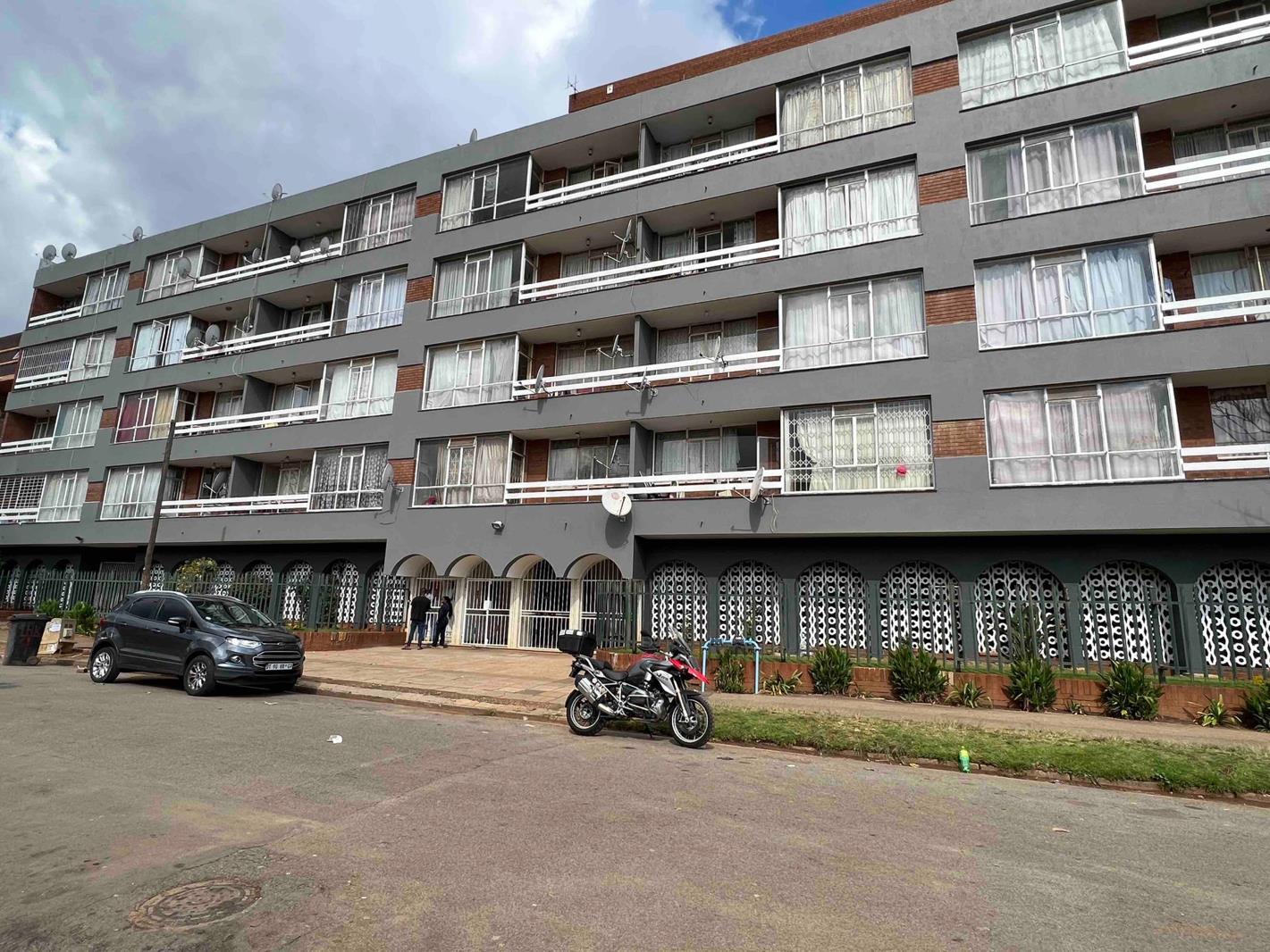 1 Bedroom Apartment in Yeoville