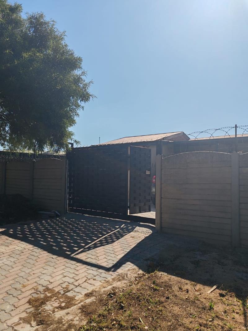 2 Bedroom Garden Cottage in Minnebron