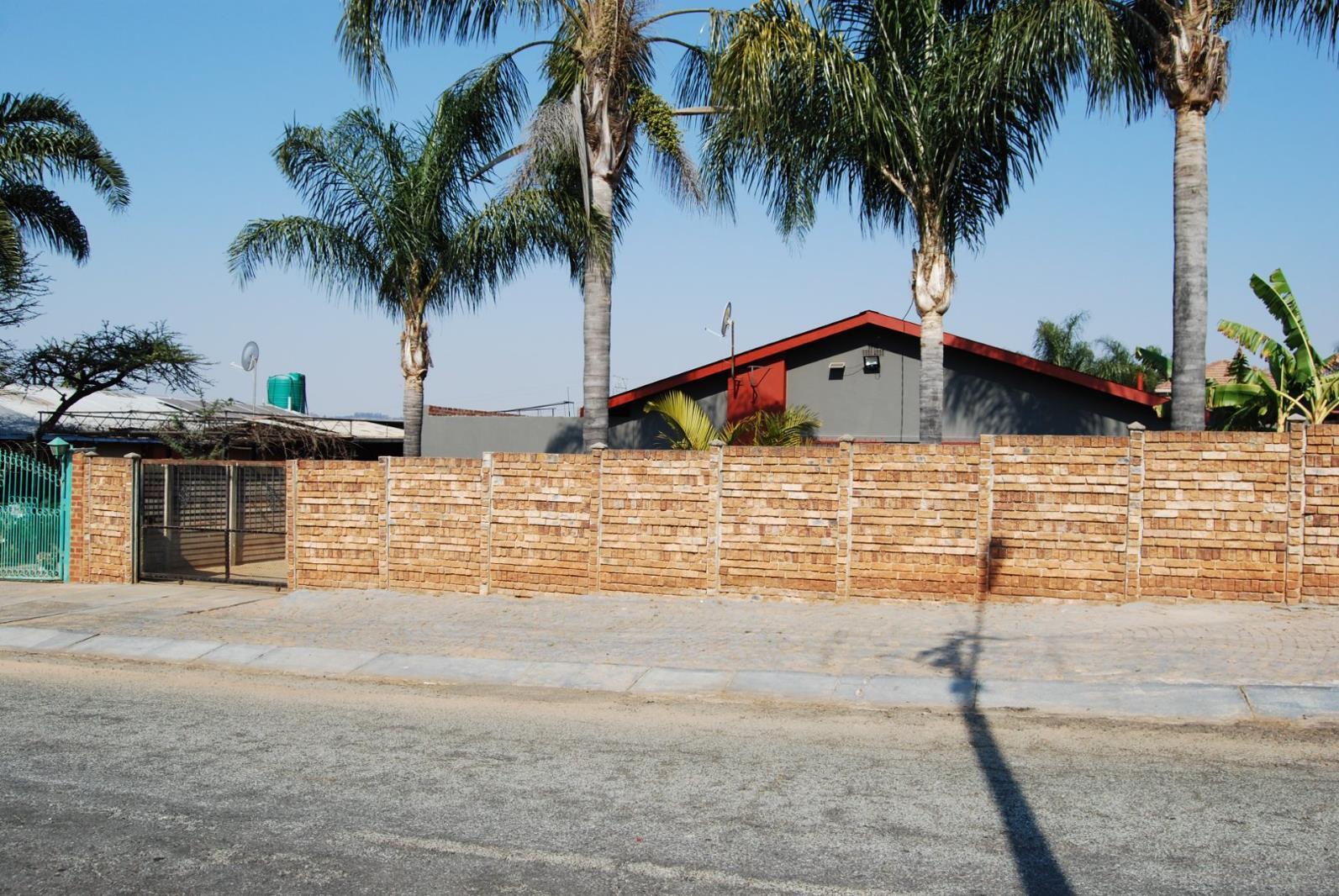 8 Bedroom House in West Park