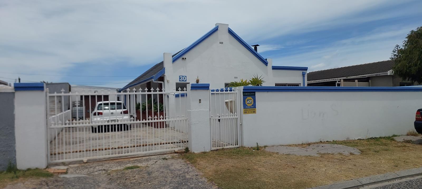 3 Bedroom House in Grassy Park