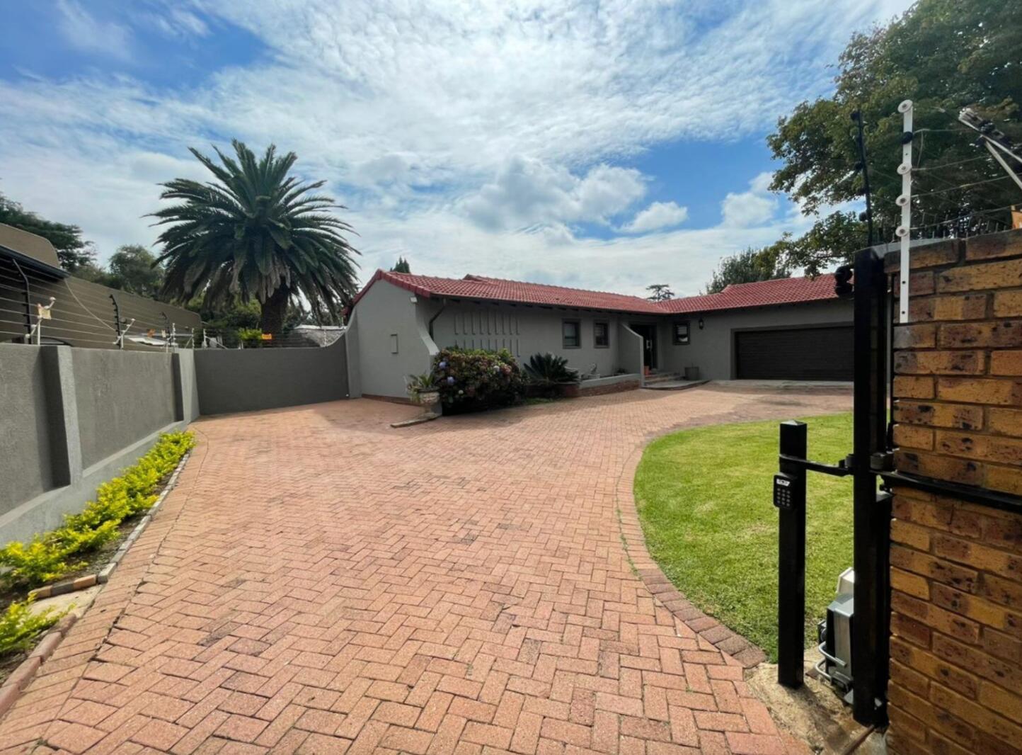 3 Bedroom House in Brackenhurst