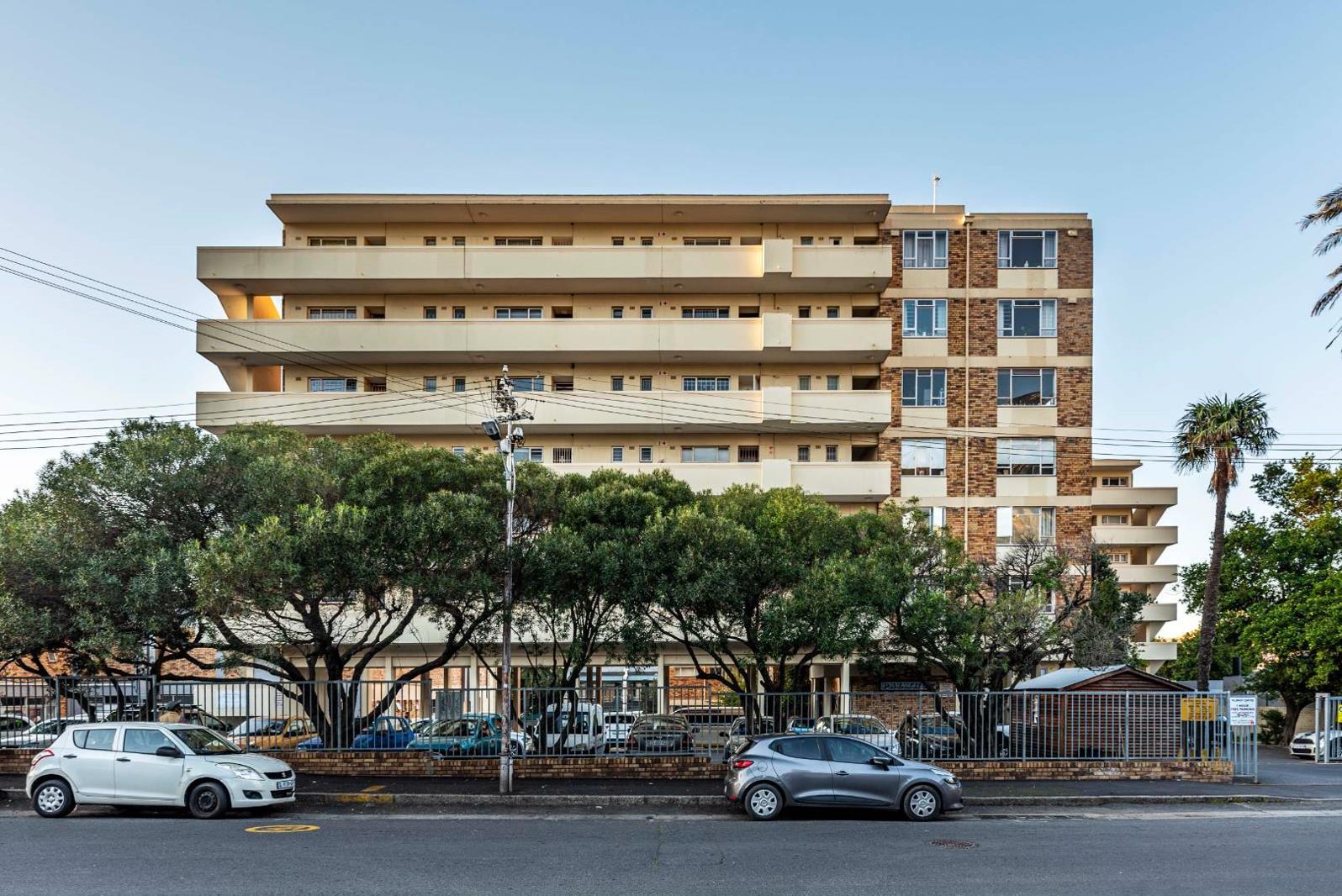 1 Bedroom Apartment in Gardens