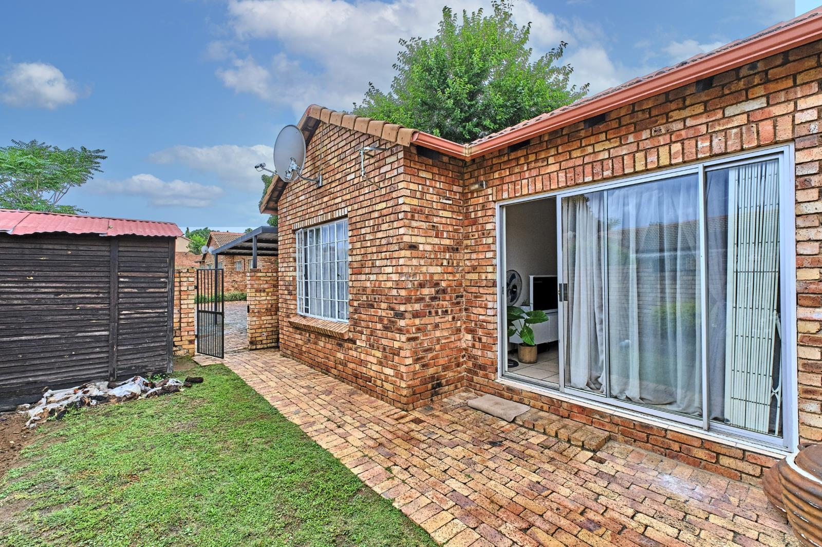 2 Bedroom Simplex in Kyalami Hills