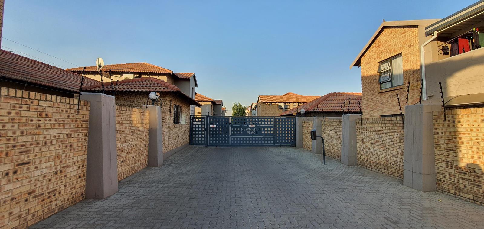 2 Bedroom Townhouse in Newmarket Park