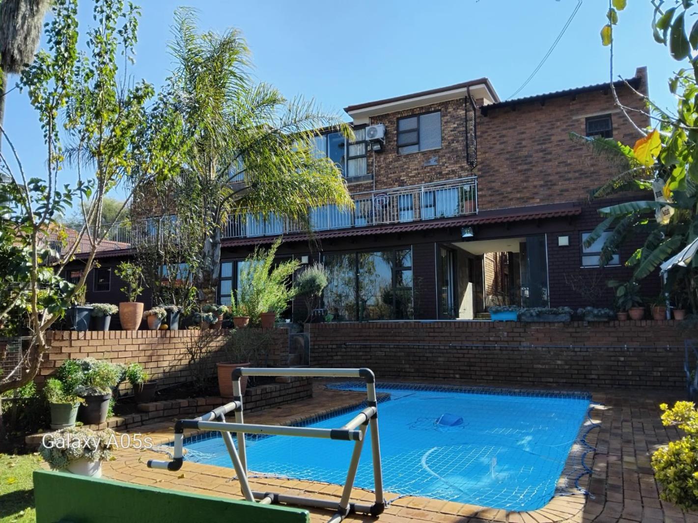 7 Bedroom House in Winchester Hills