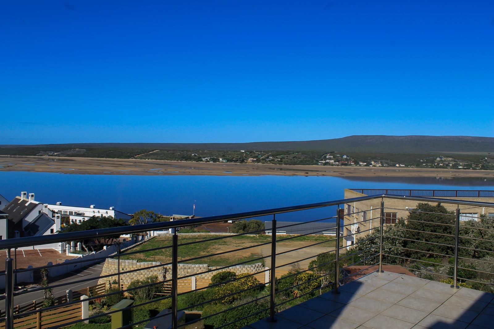 4 Bedroom House in Witsand