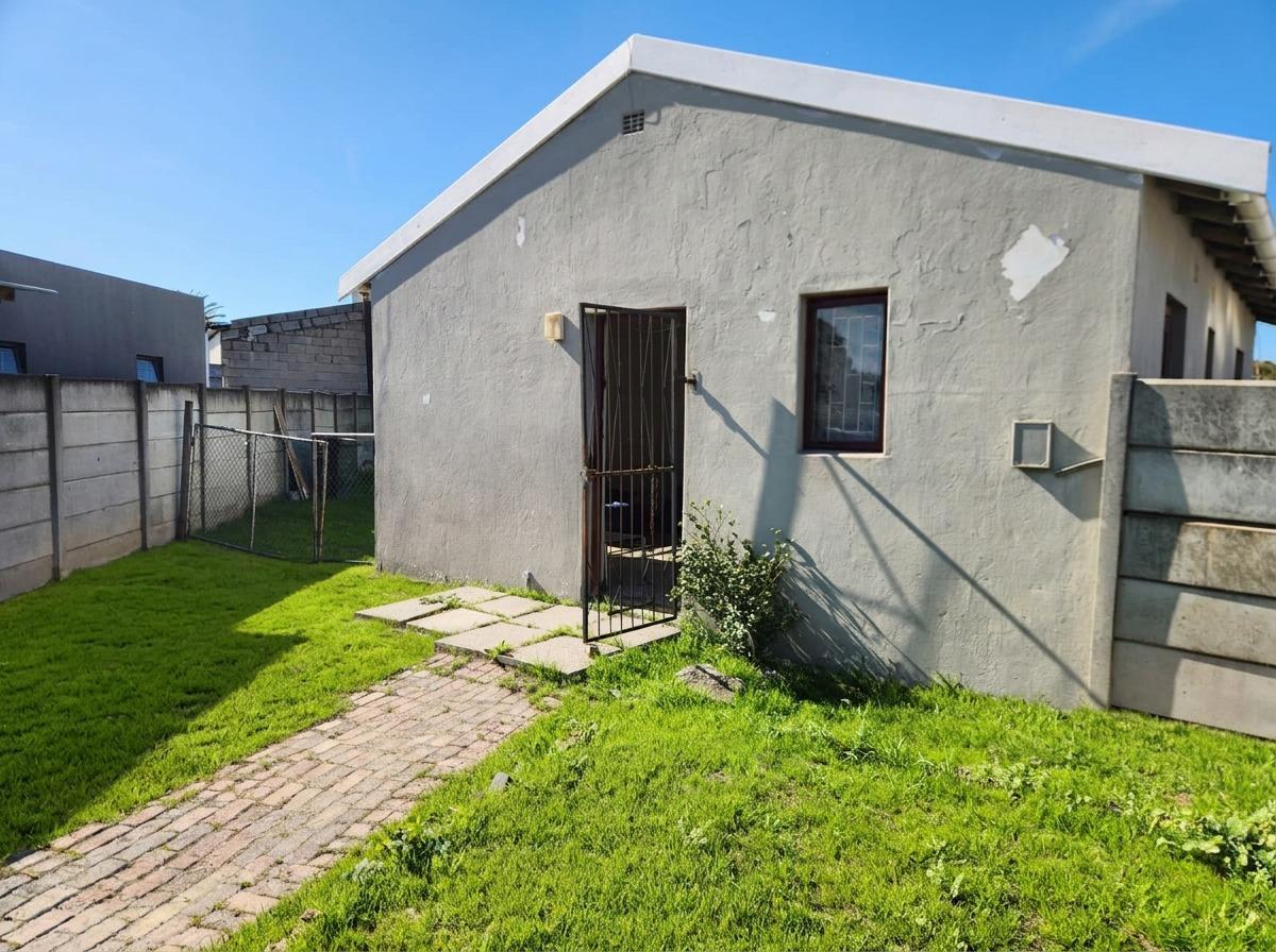 2 Bedroom House in Belmont Park