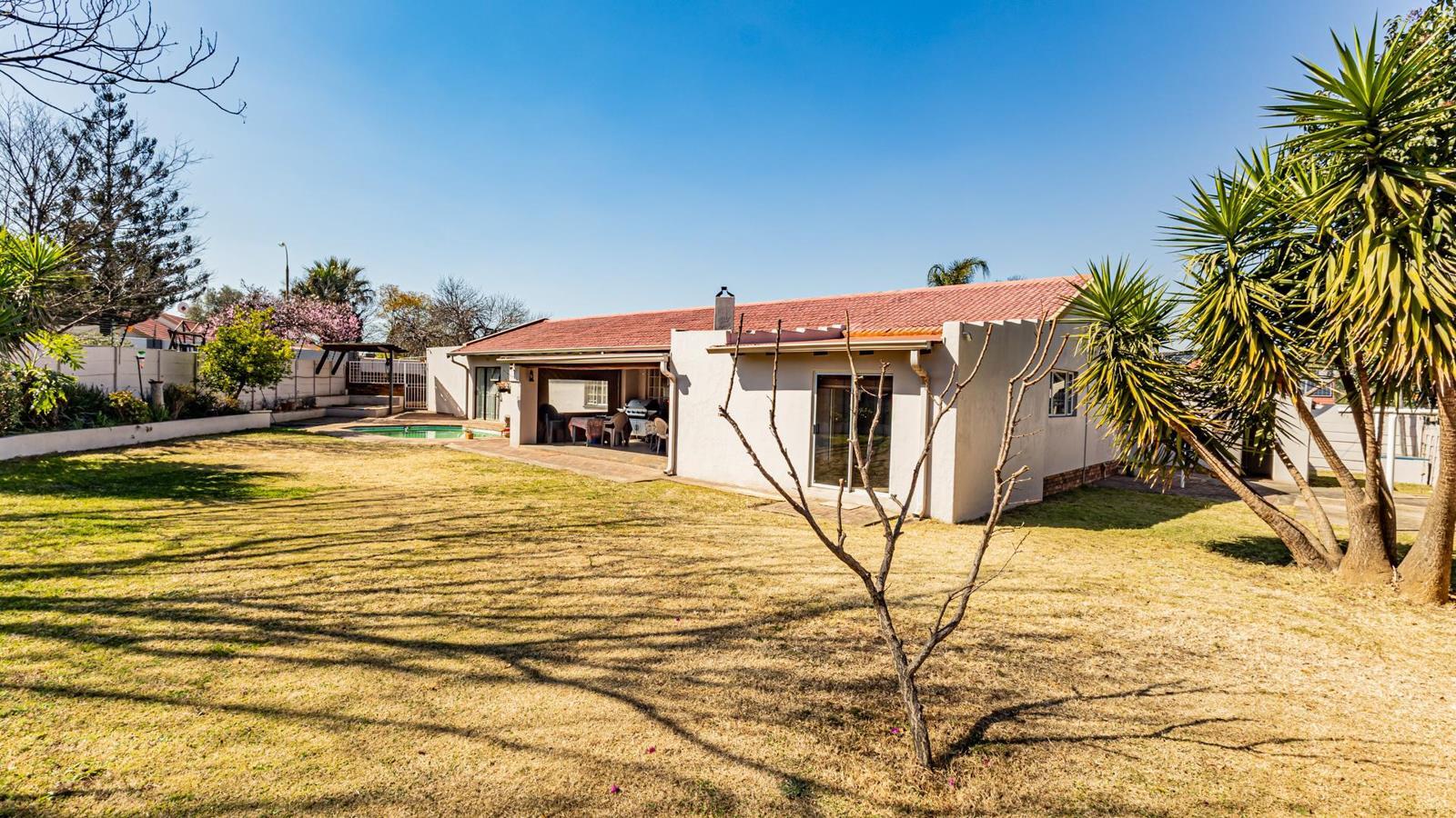4 Bedroom House in Van Riebeeck Park