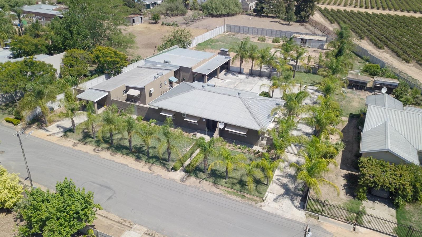 6 Bedroom House in Porterville