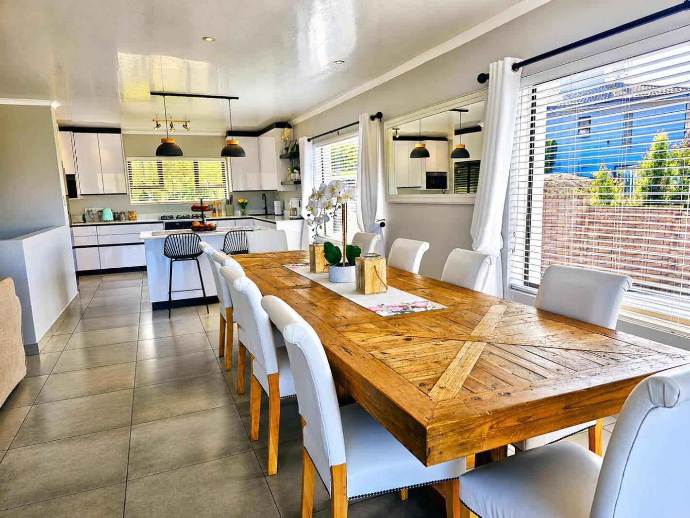 3 Bedroom House in Island View