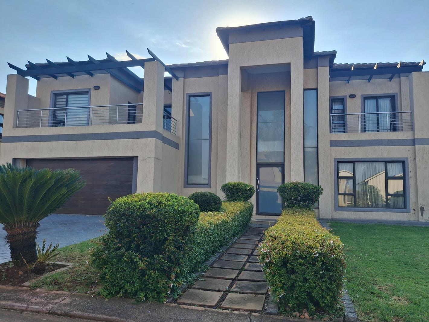 5 Bedroom House in Monavoni