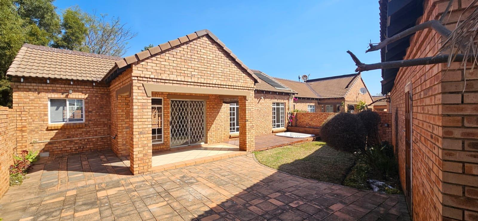 3 Bedroom Townhouse in Equestria