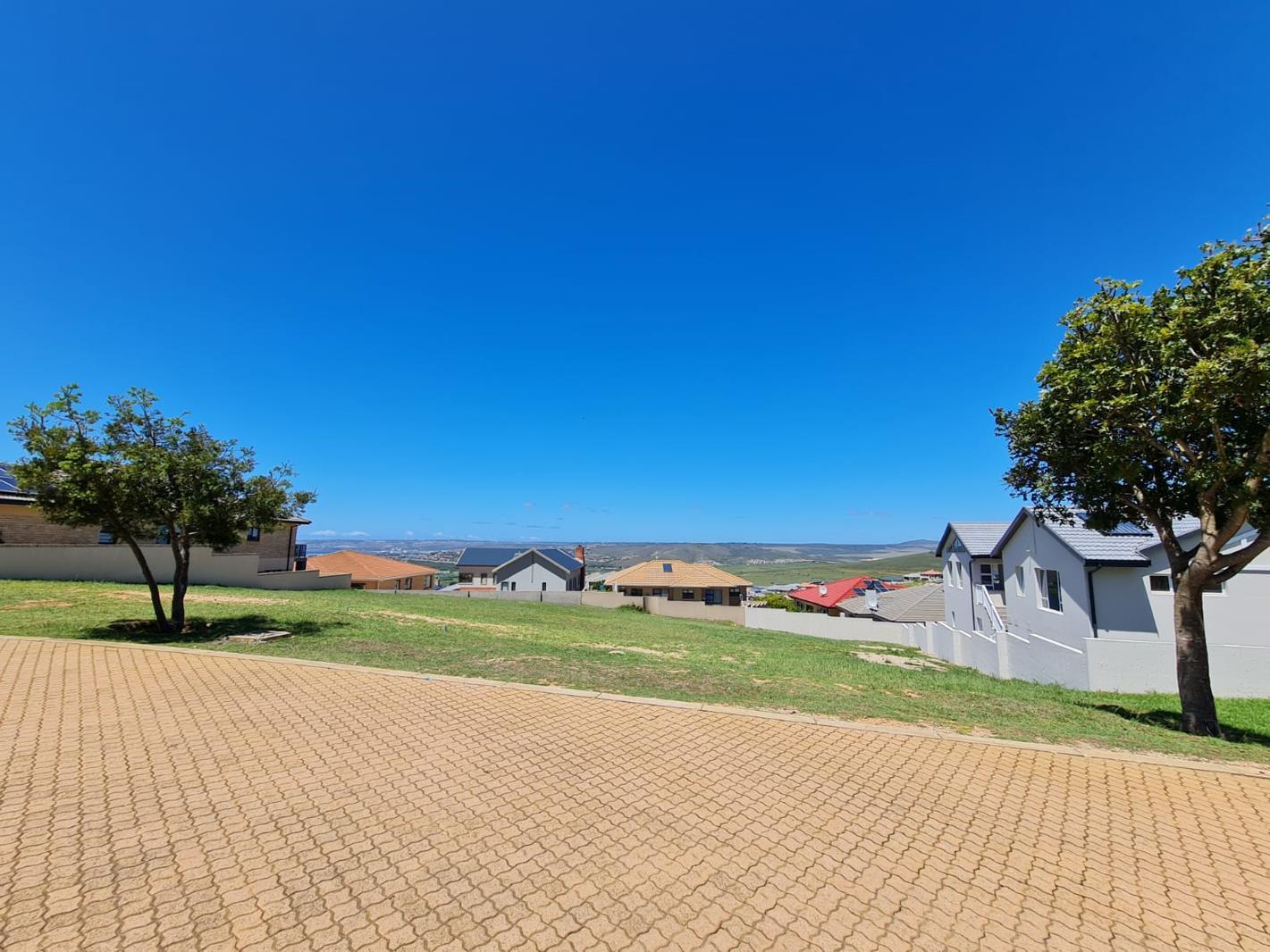 608 m² Land available in Monte Christo