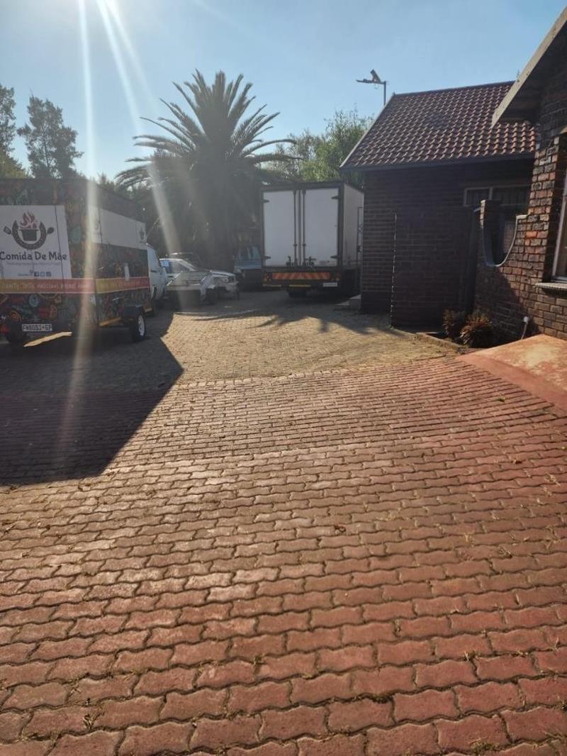 3 Bedroom House in Brackendowns