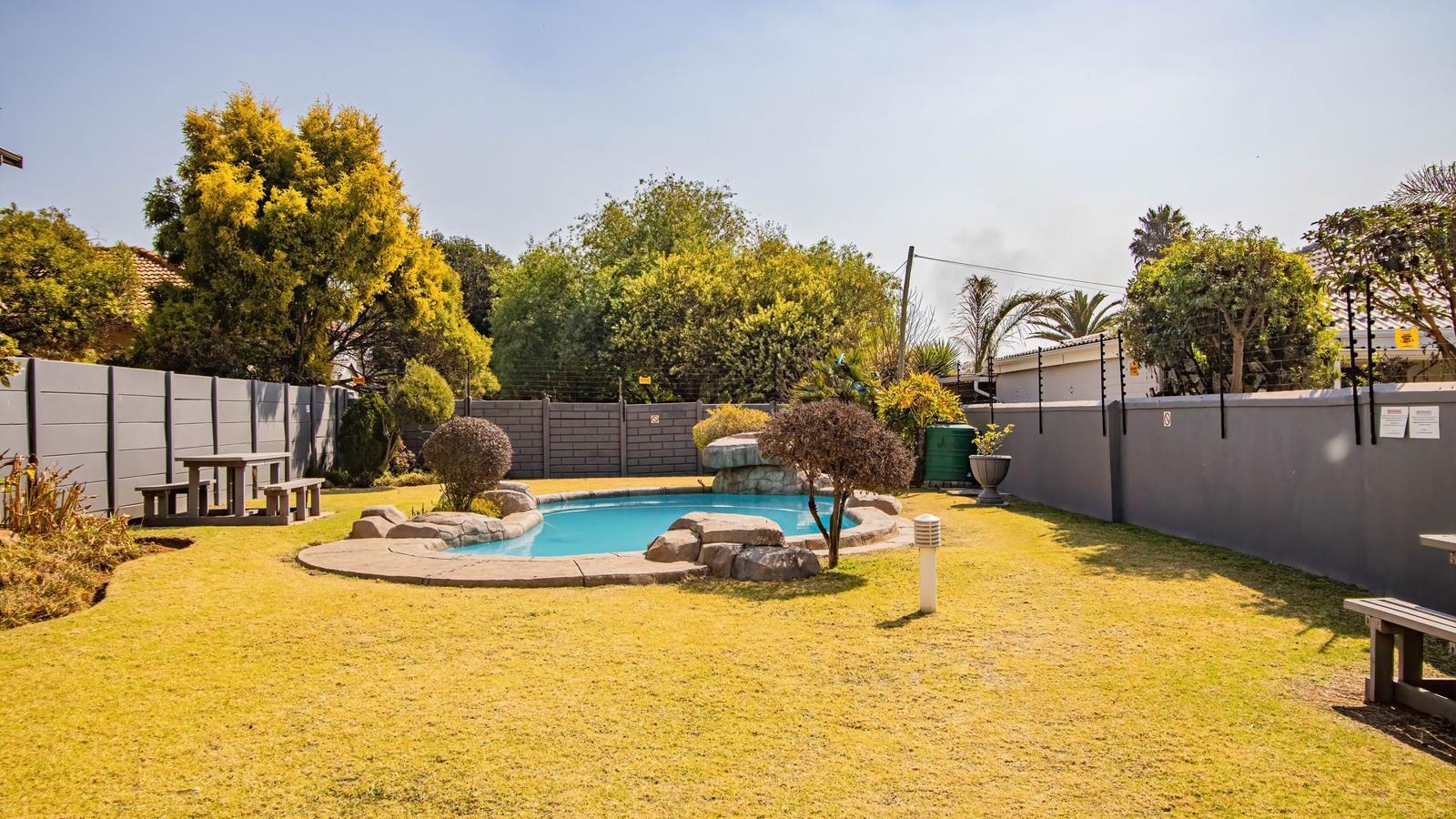 2 Bedroom Apartment in Rynfield