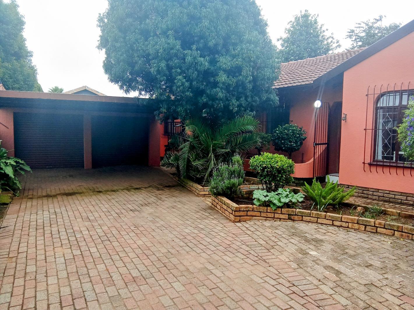 3 Bedroom House in Grobler Park