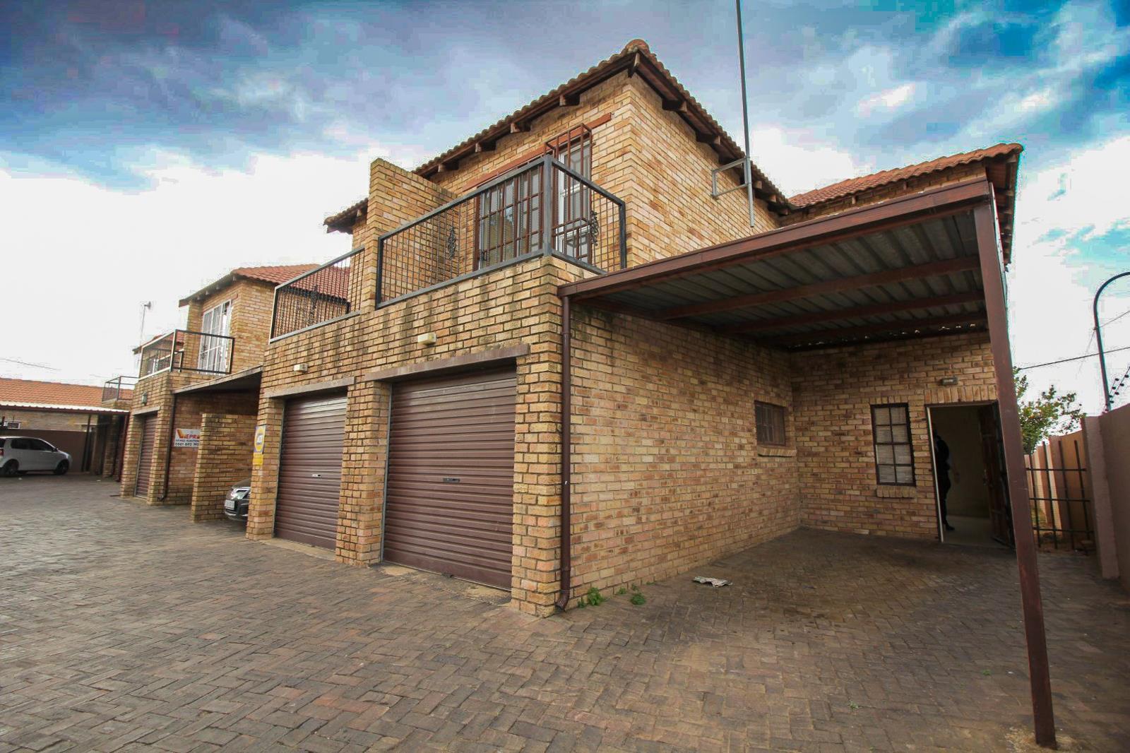 2 Bedroom Townhouse in Eike Park