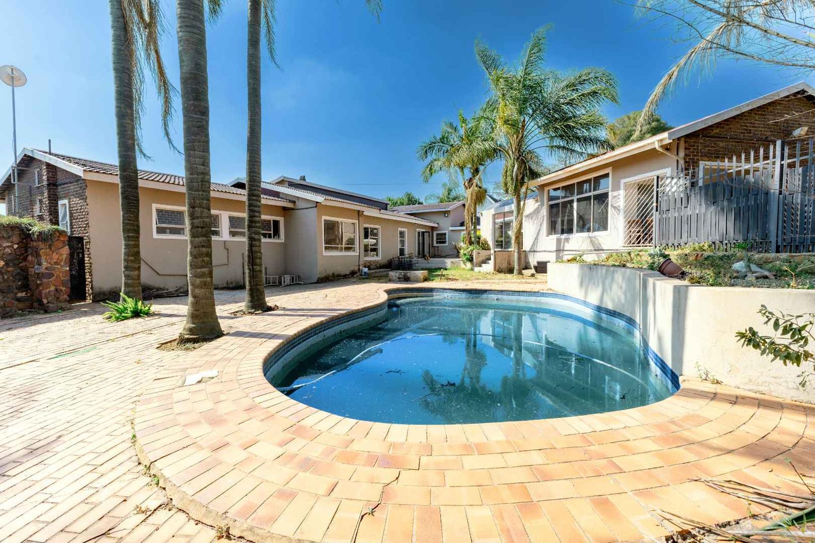 4 Bedroom House in Waterkloof Glen