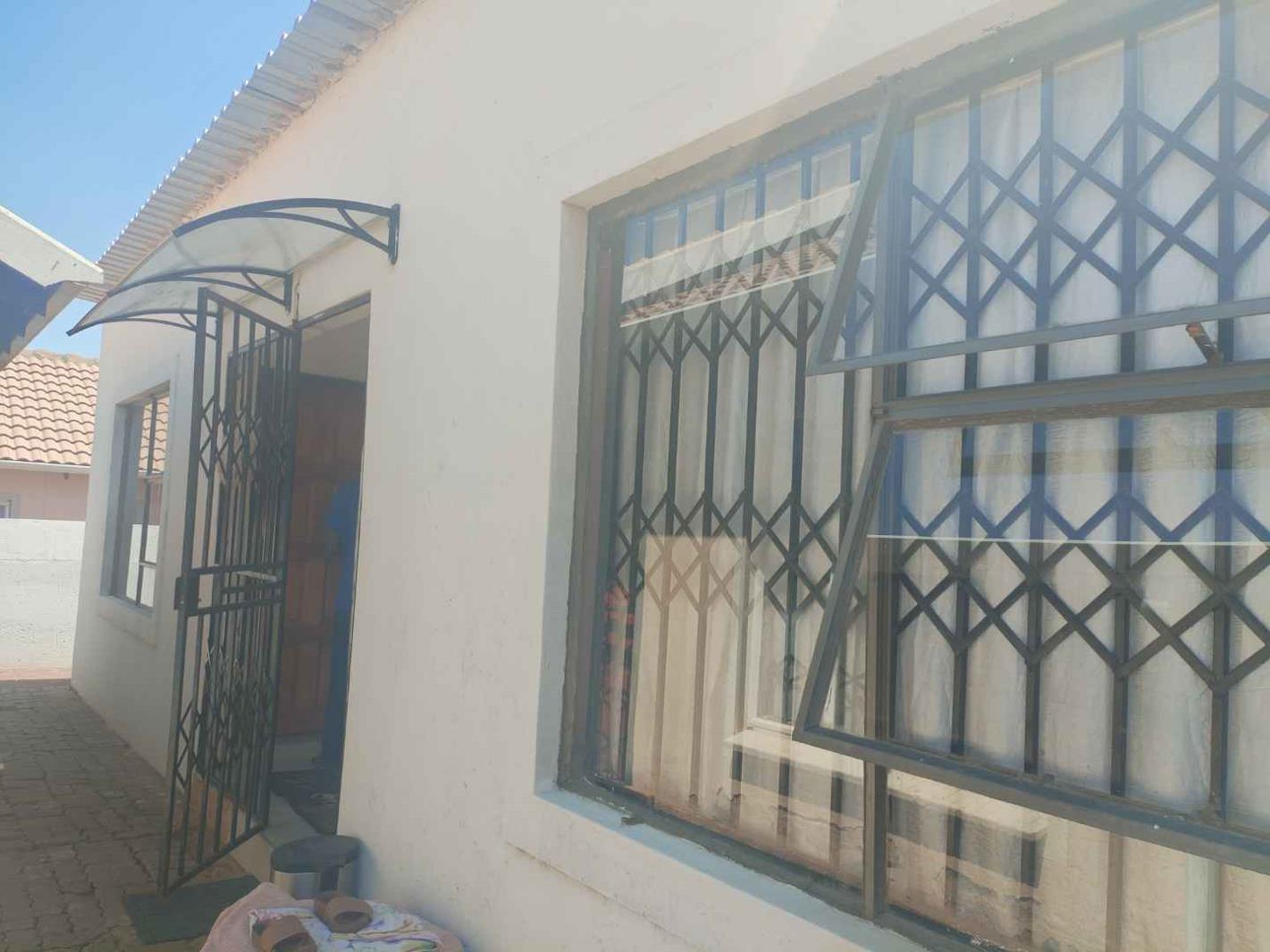 1 Bedroom Garden Cottage in Mahube Valley