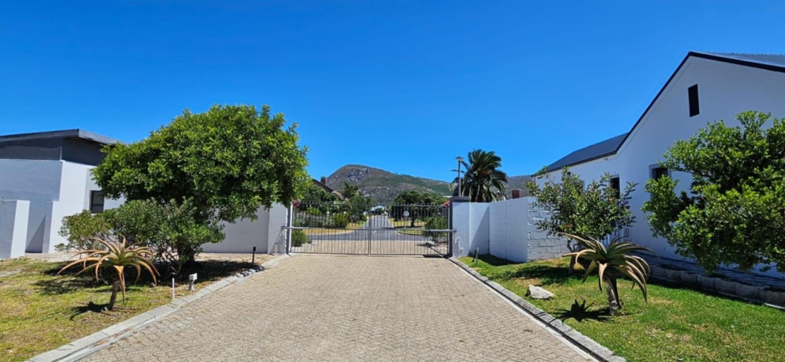 325 m² Land available in Franskraal