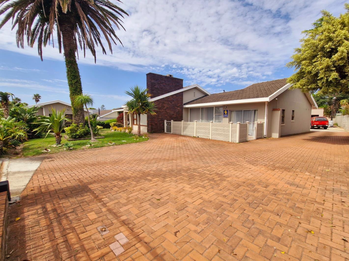 7 Bedroom House in Summerstrand