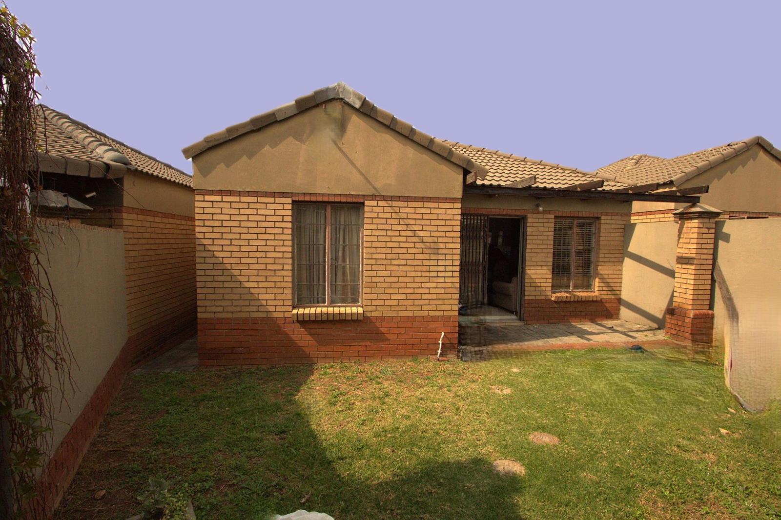 2 Bedroom Townhouse in Halfway Gardens
