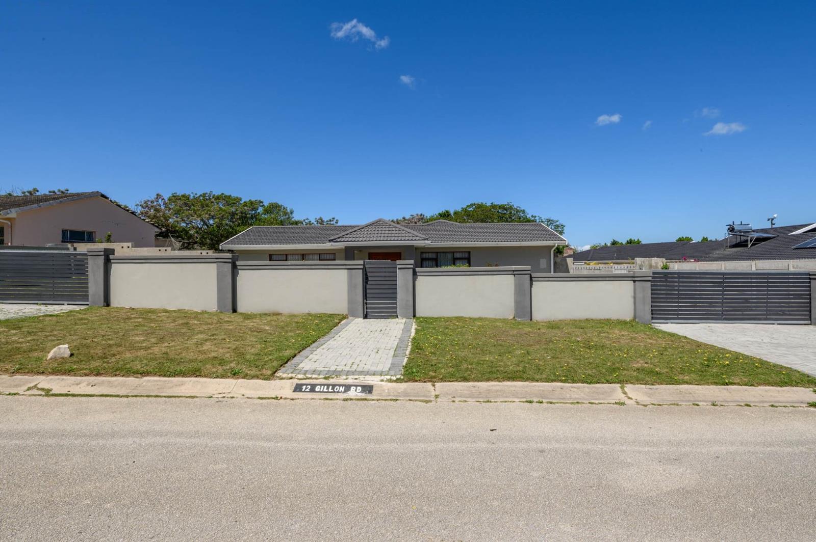4 Bedroom House in Sunridge Park