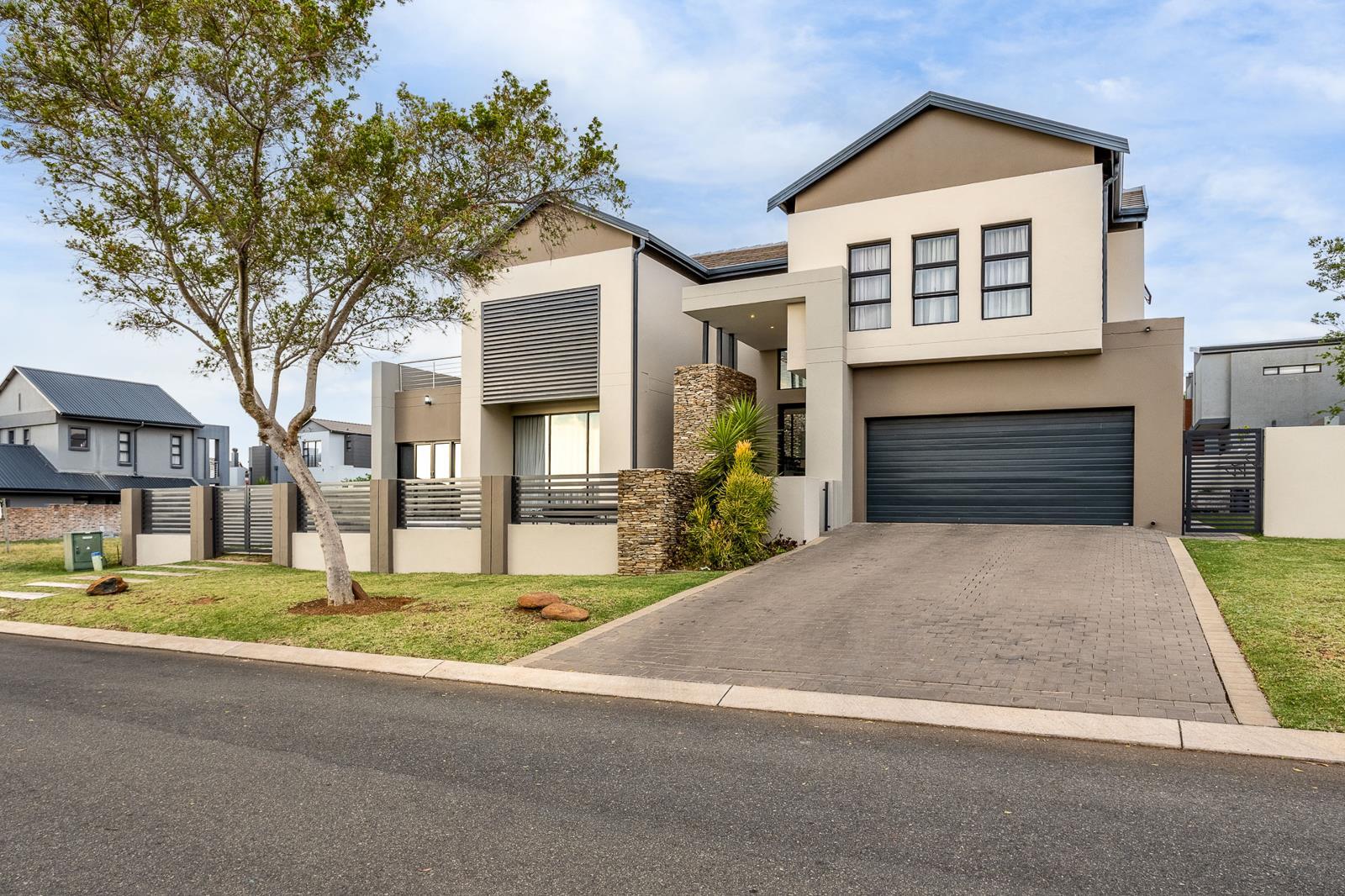 5 Bedroom House in The Hills Estate