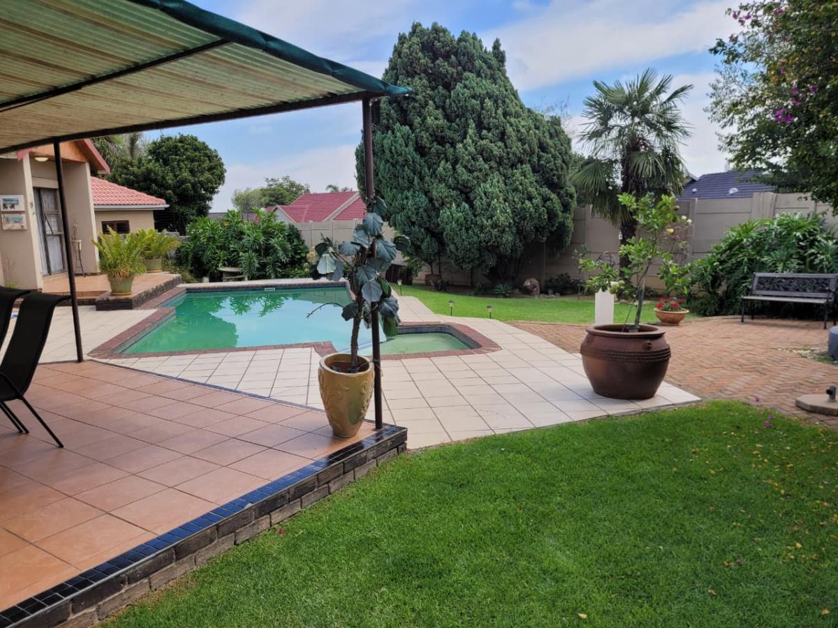 4 Bedroom House in Edenglen