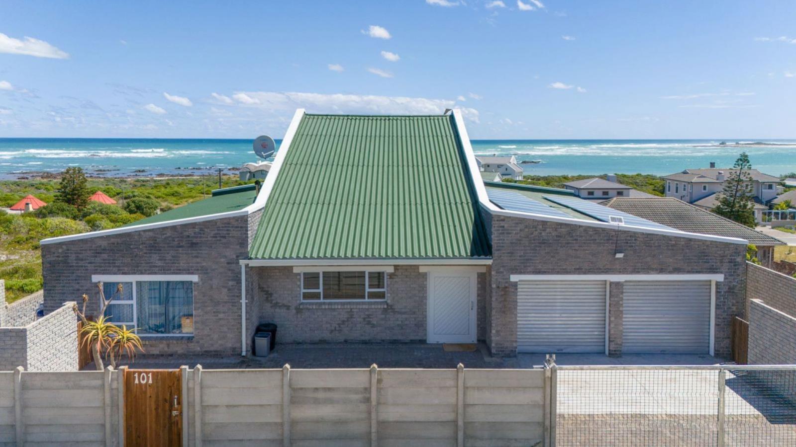 5 Bedroom House in Suiderstrand