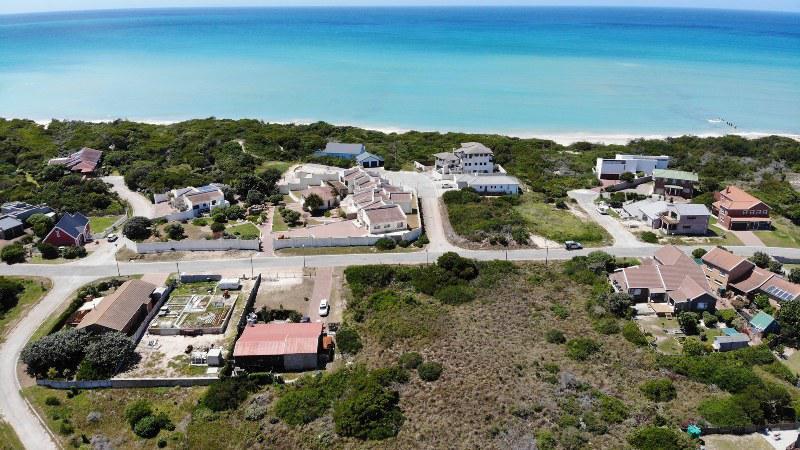 742 m² Land available in Paradise Beach