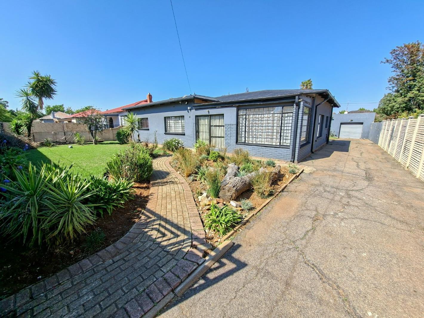 3 Bedroom House in Home Lake