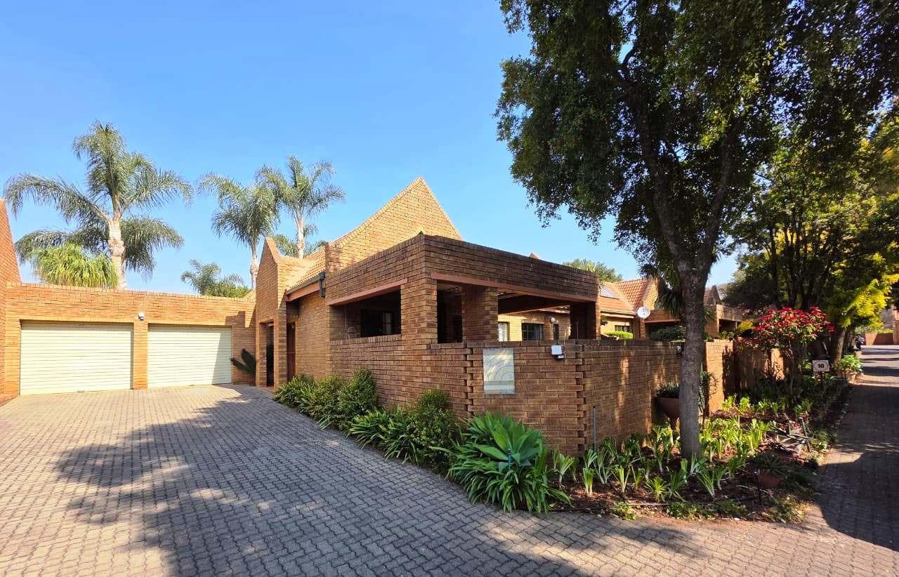 3 Bedroom Townhouse in Eldoraigne