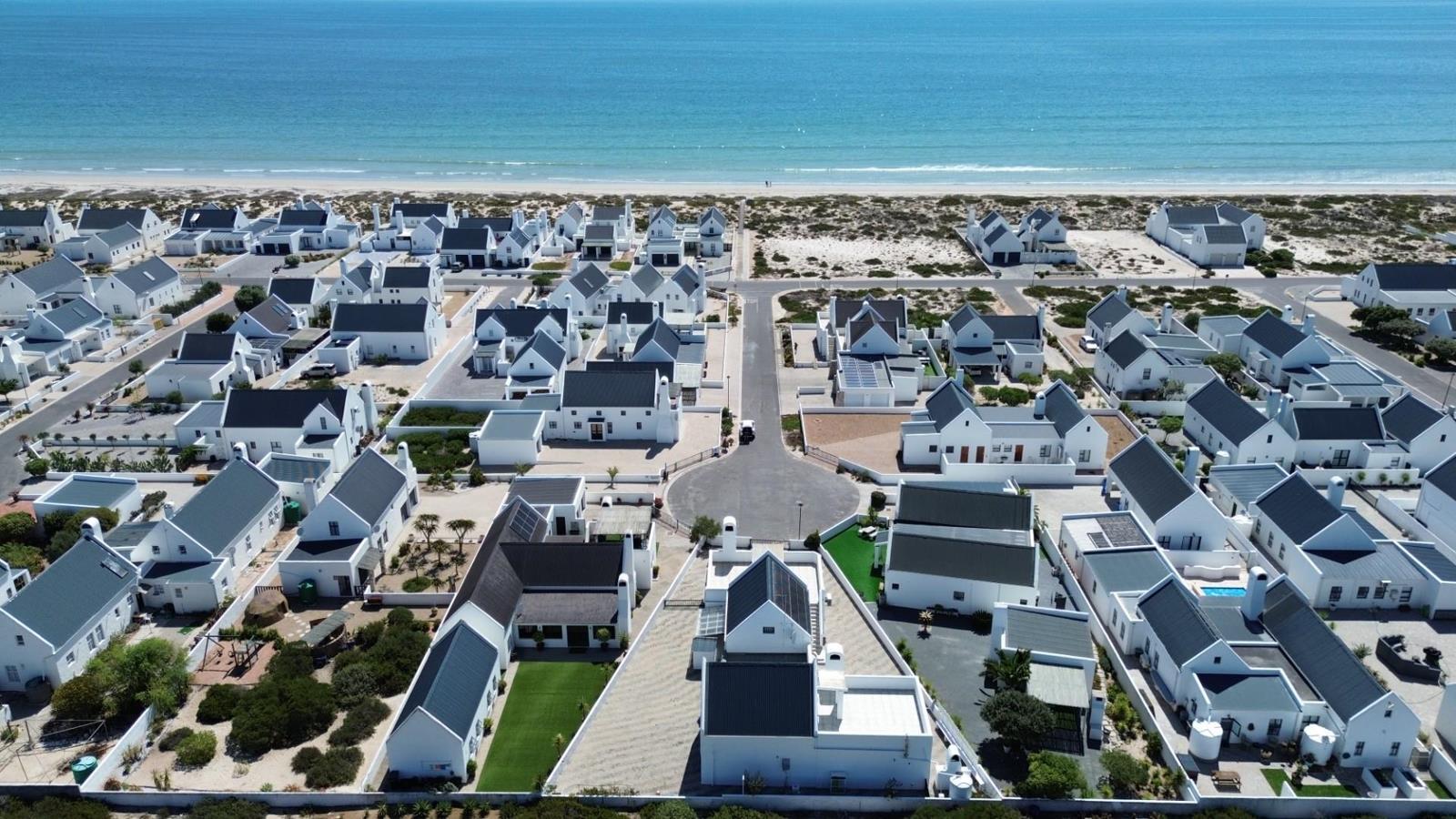 4 Bedroom House in Dwarskersbos