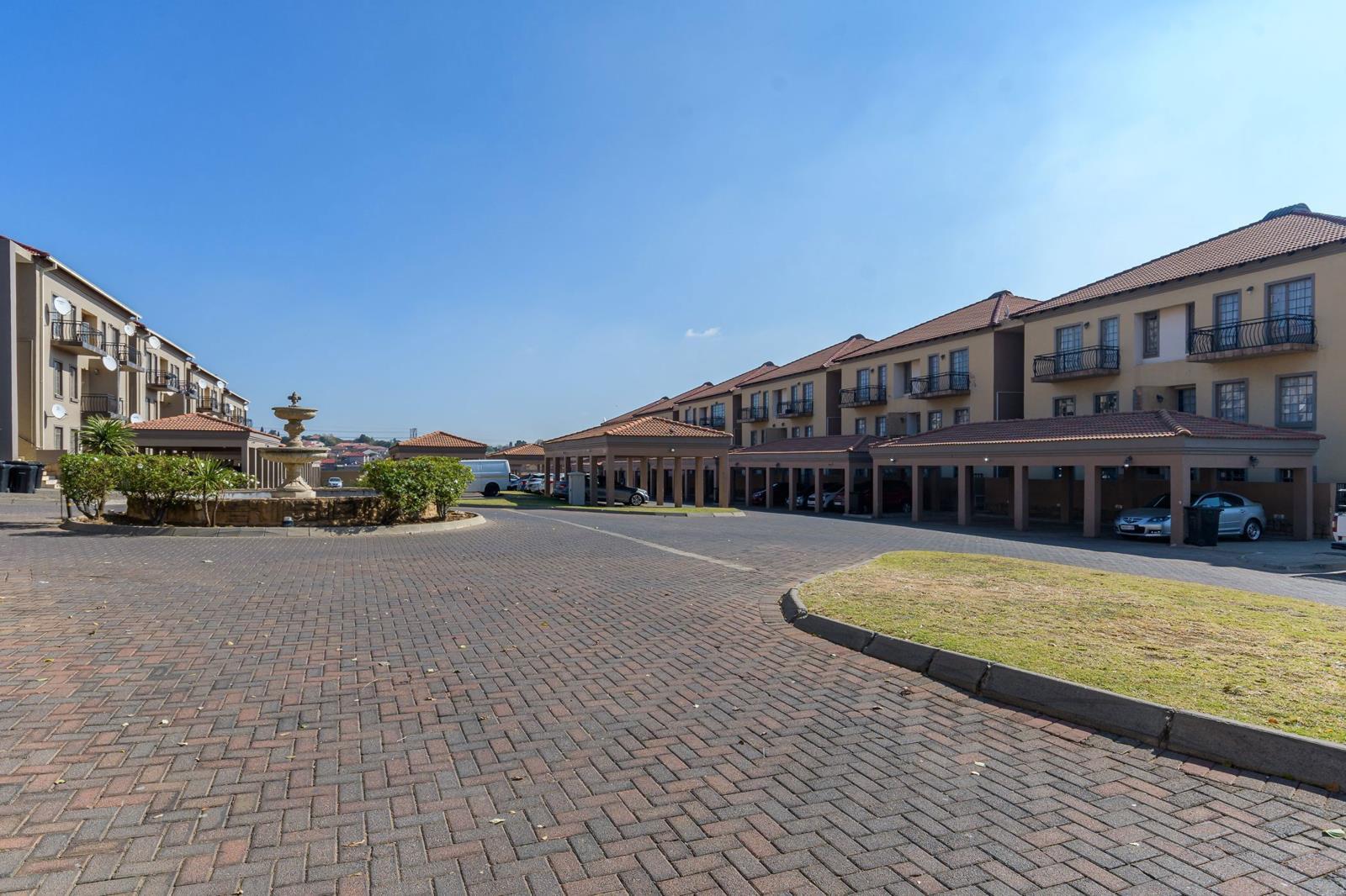 1 Bedroom Townhouse in Norkem Park