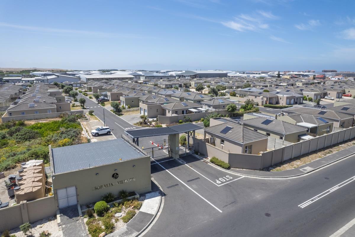 2 Bedroom Townhouse in Muizenberg