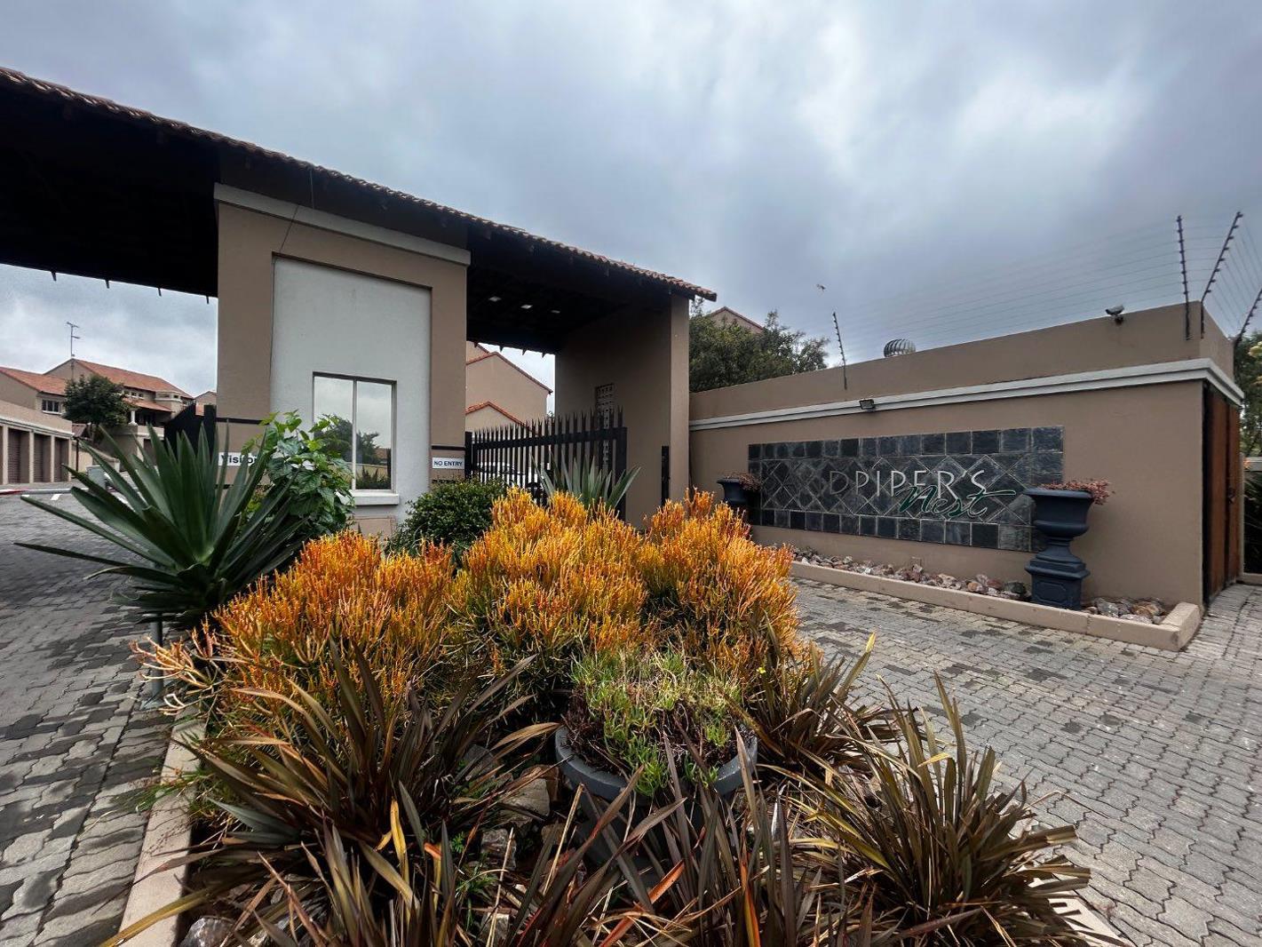 2 Bedroom Townhouse in Glen Marais