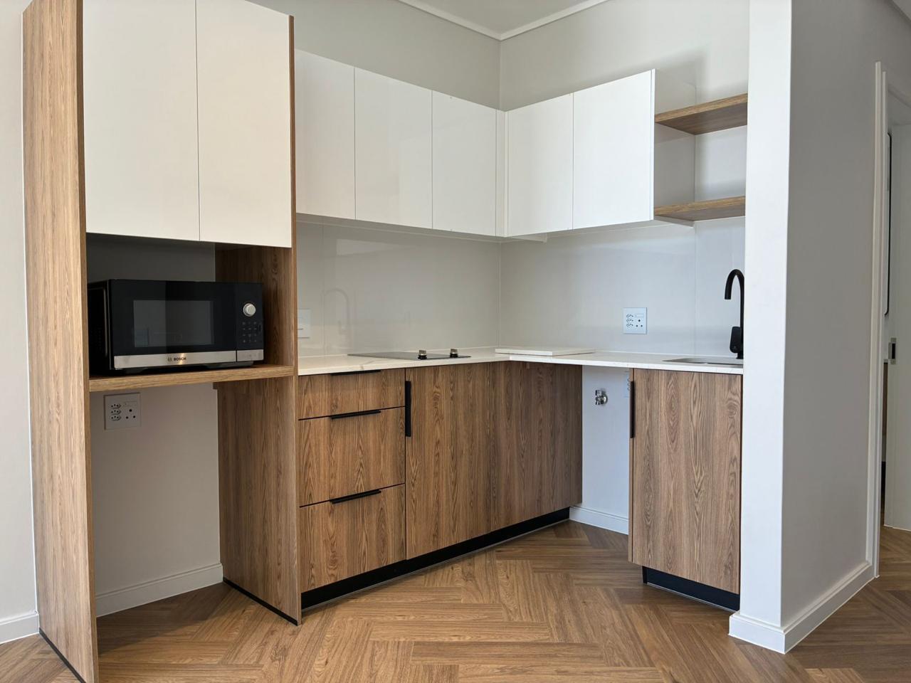 Studio Apartment in Century City