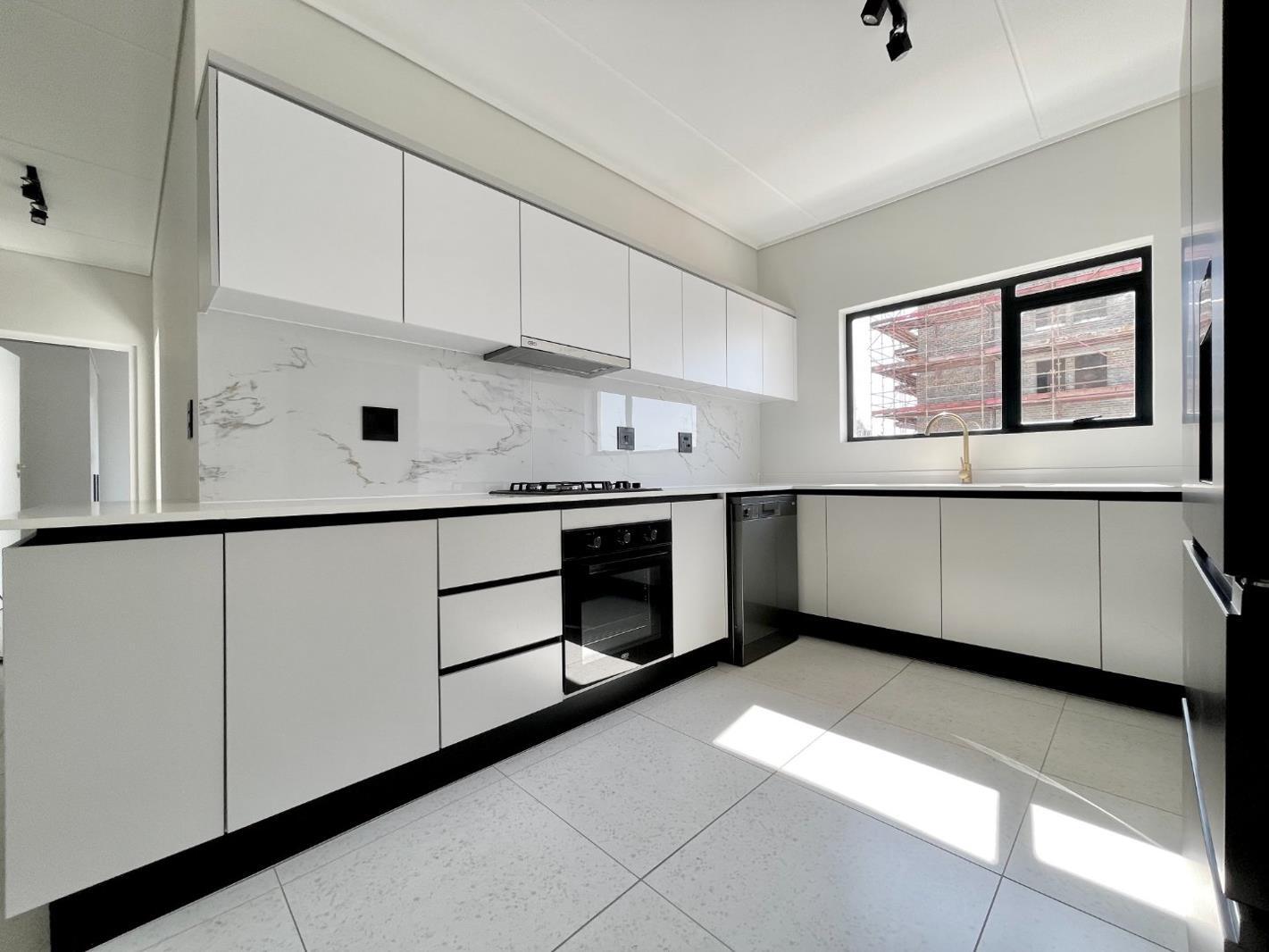 3 Bedroom Apartment in Waterfall