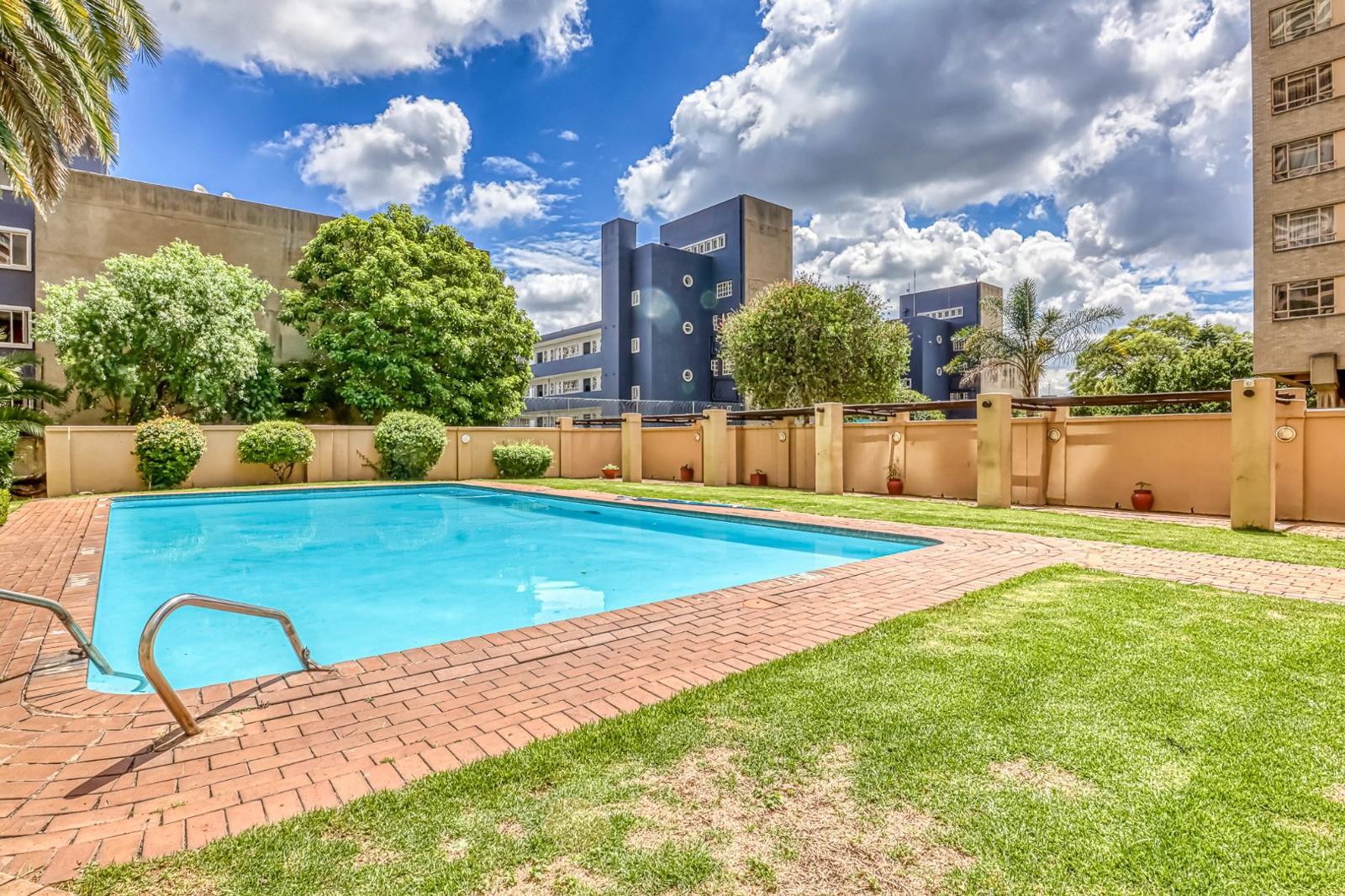 2 Bedroom Apartment in Parktown