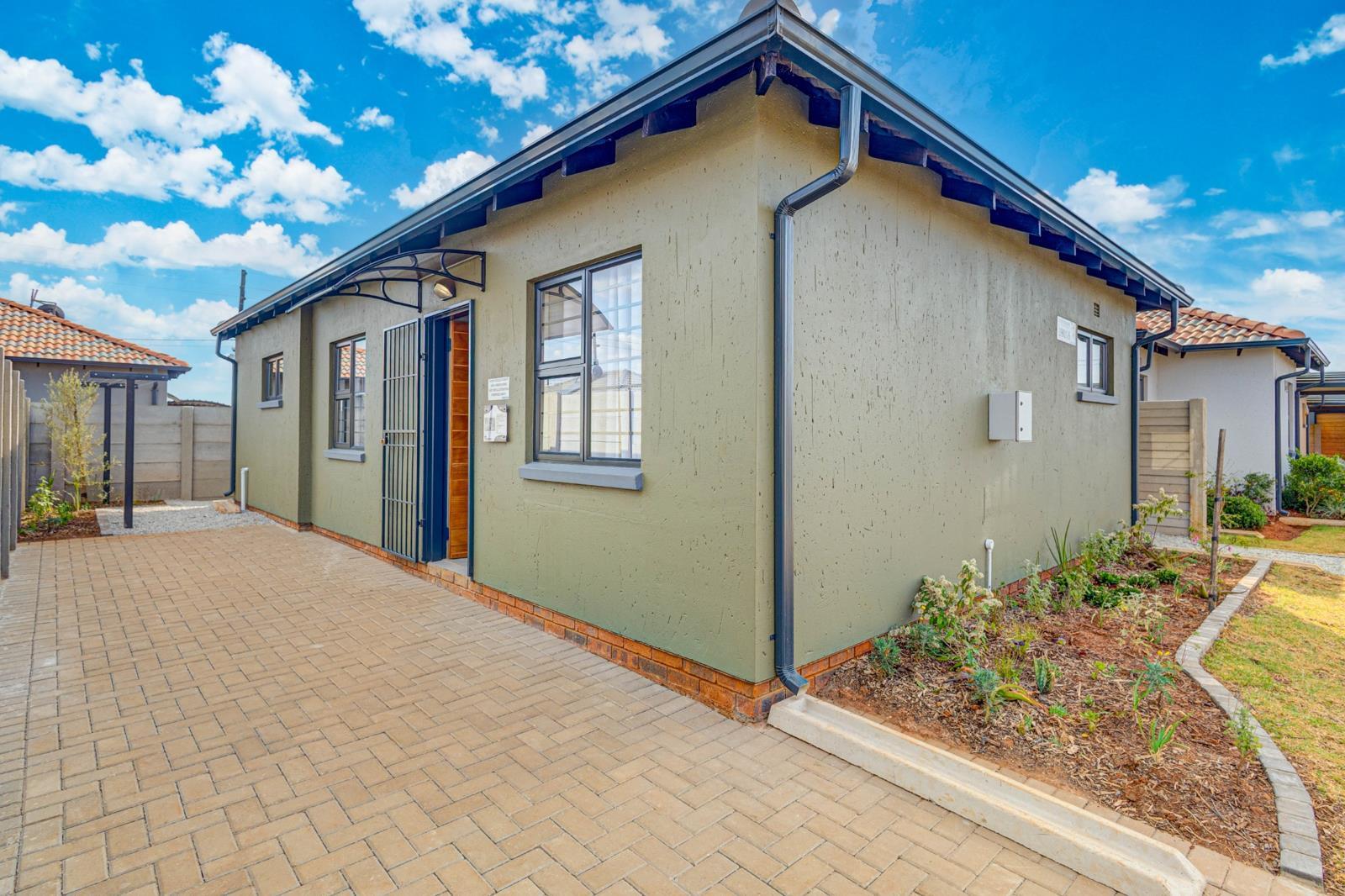 4 Bedroom House in Protea North