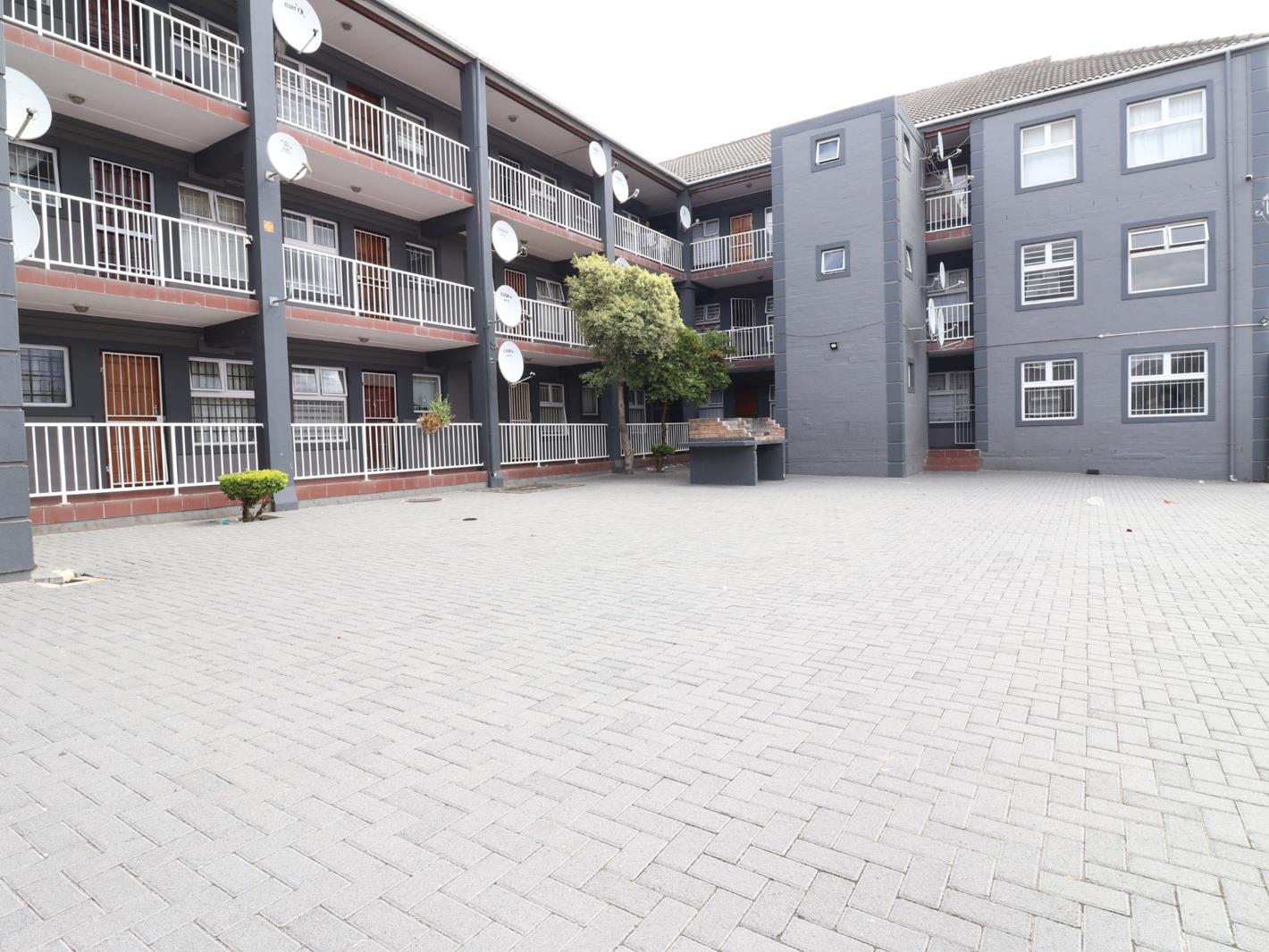 2 Bedroom Apartment in Cloetesville