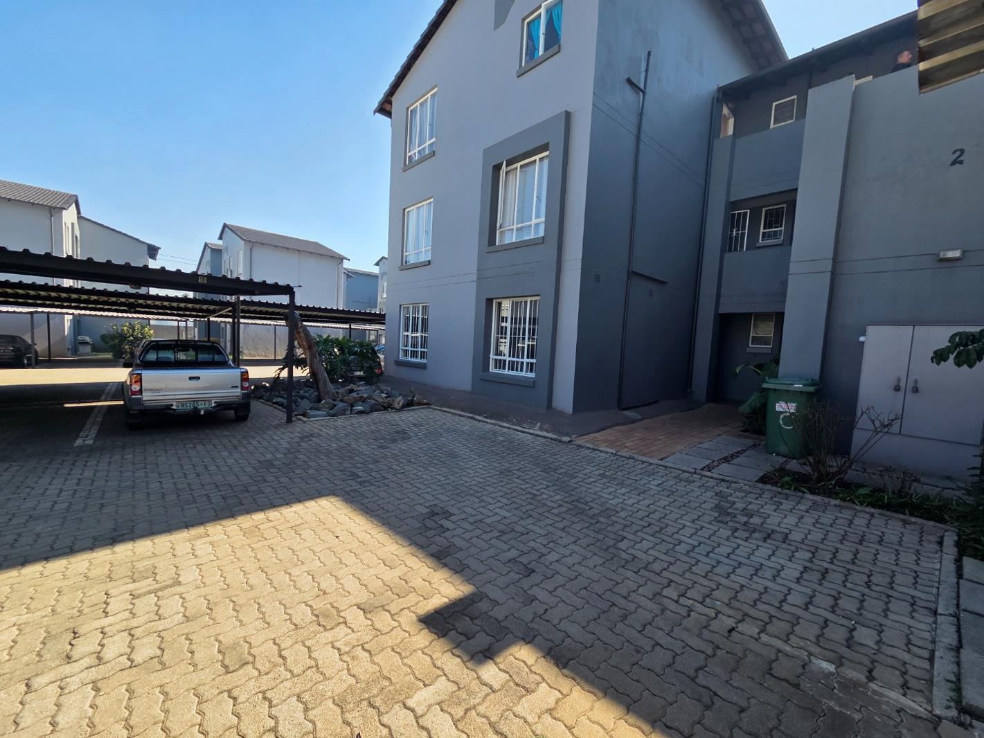 2 Bedroom Townhouse in Verwoerdpark