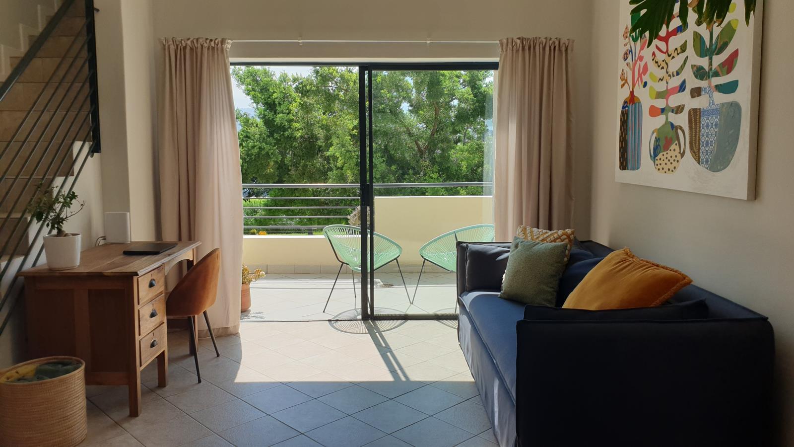 2 Bedroom Apartment in Somerset West Central