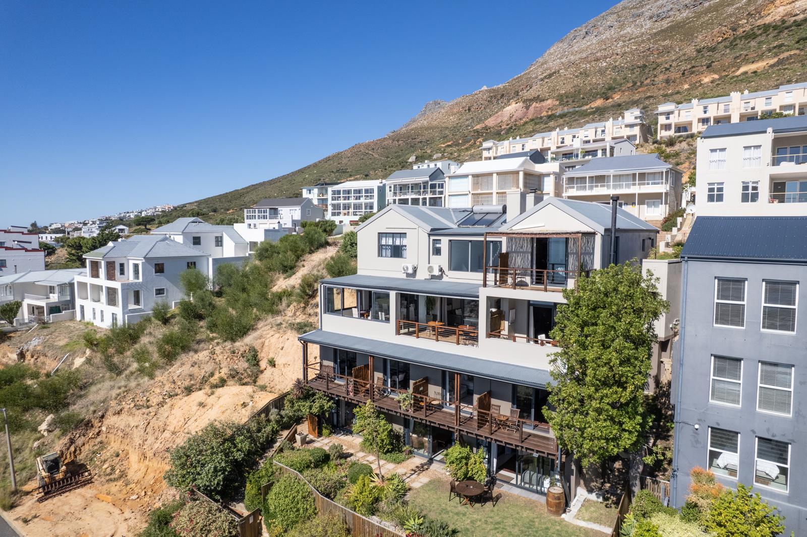 8 Bedroom House in Harbour Heights