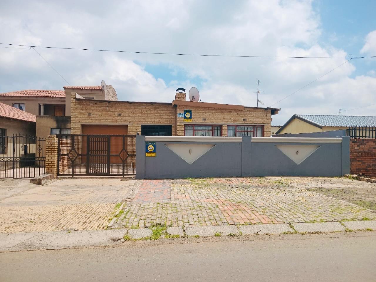 3 Bedroom House in Pimville