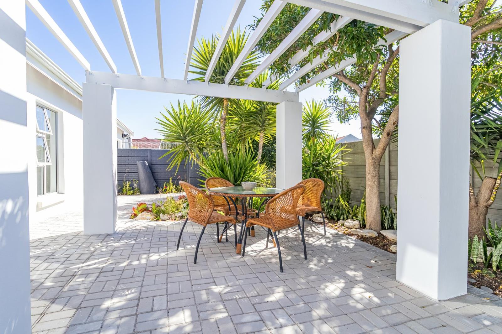 3 Bedroom House in Port Owen